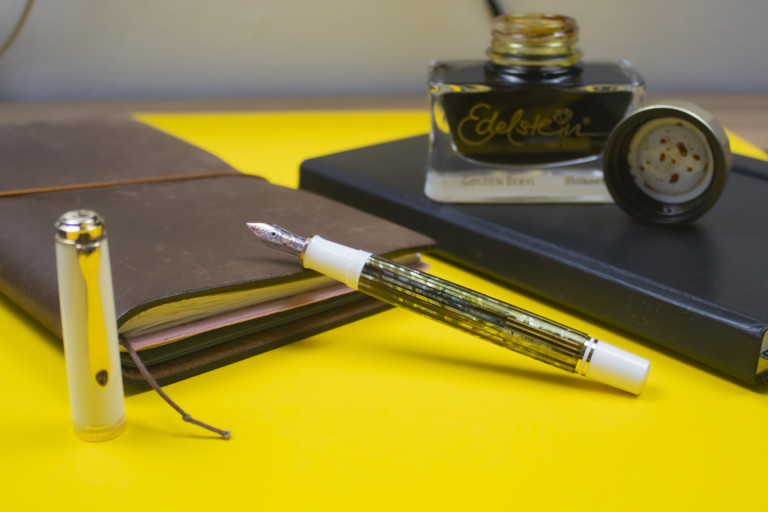 Pelikan M400